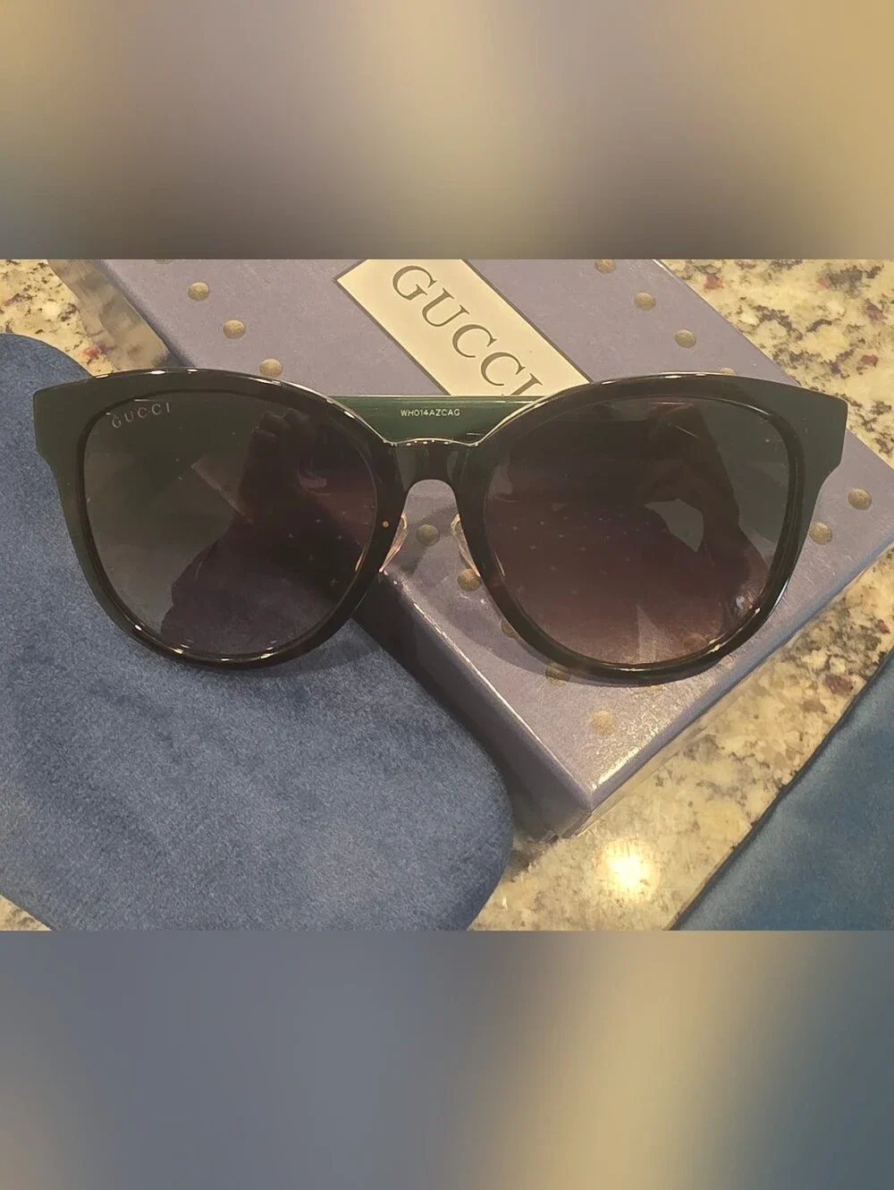 Gucci GG0854SK - Sunglasses with Green and Red Temple Stripes